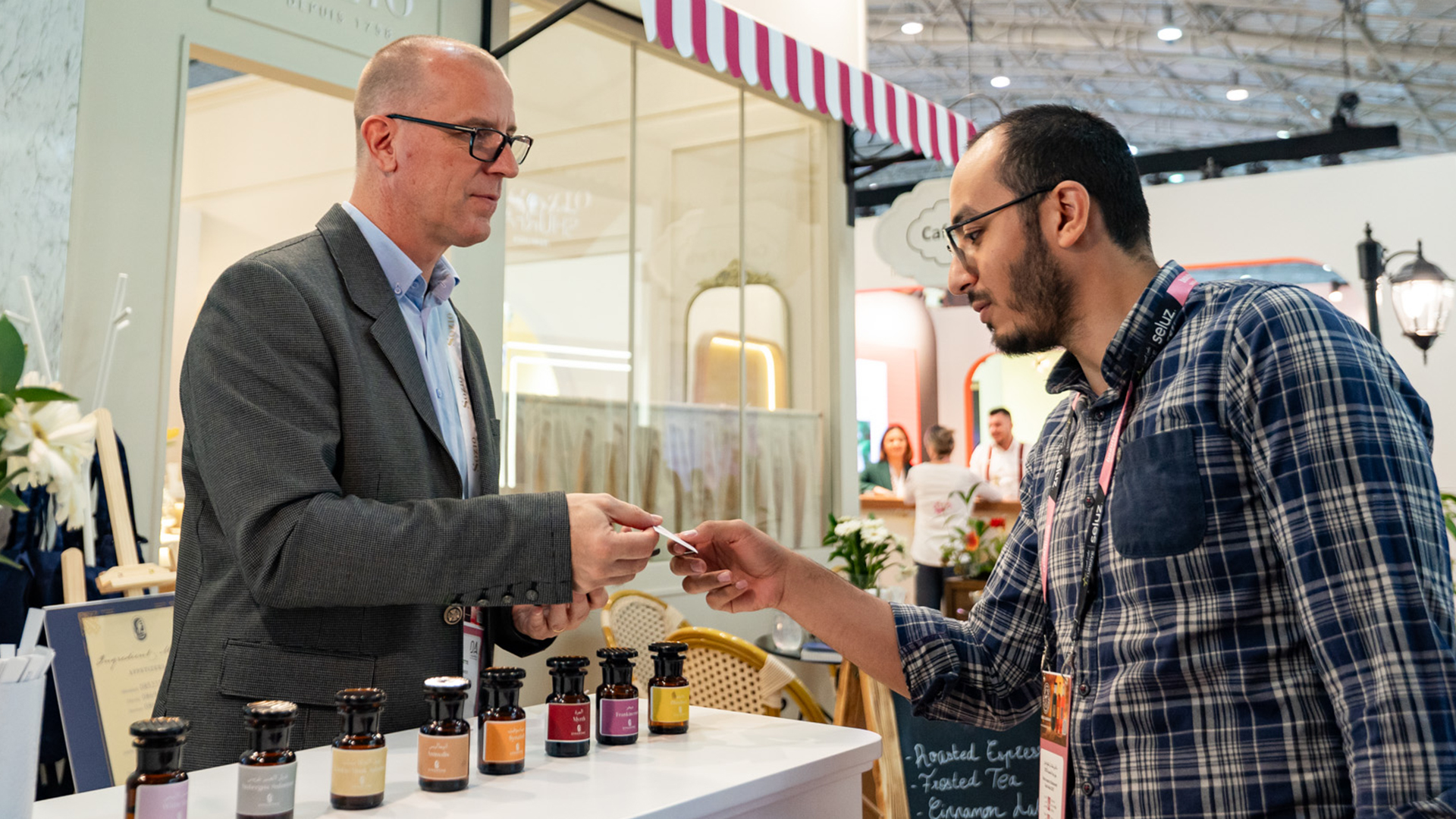 معلومات للعارضين