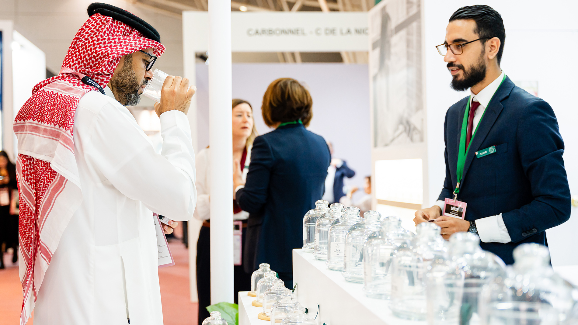 الأدوات والخدمات الترويجية