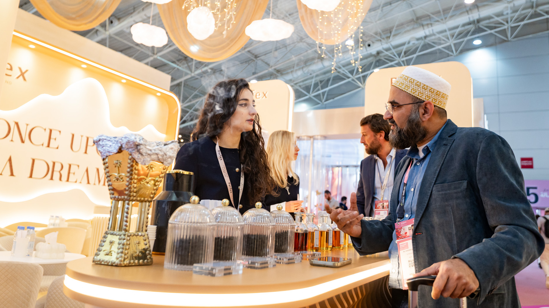 الأدوات والخدمات الترويجية