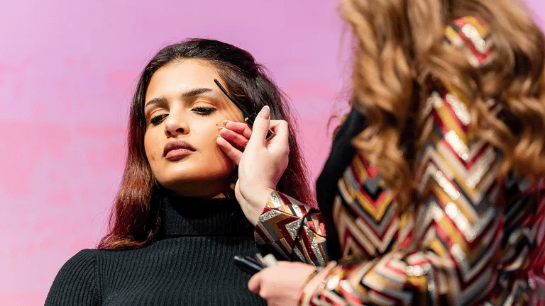 مستحضرات التجميل والعناية بالبشرة